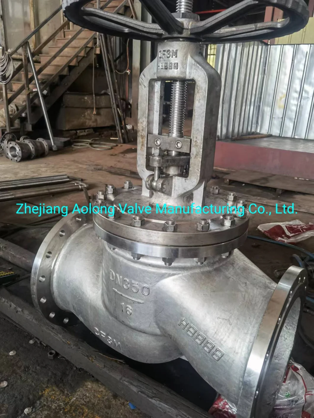 Stainless Steel Globe Valve J41W-16P Carbon steel flange type